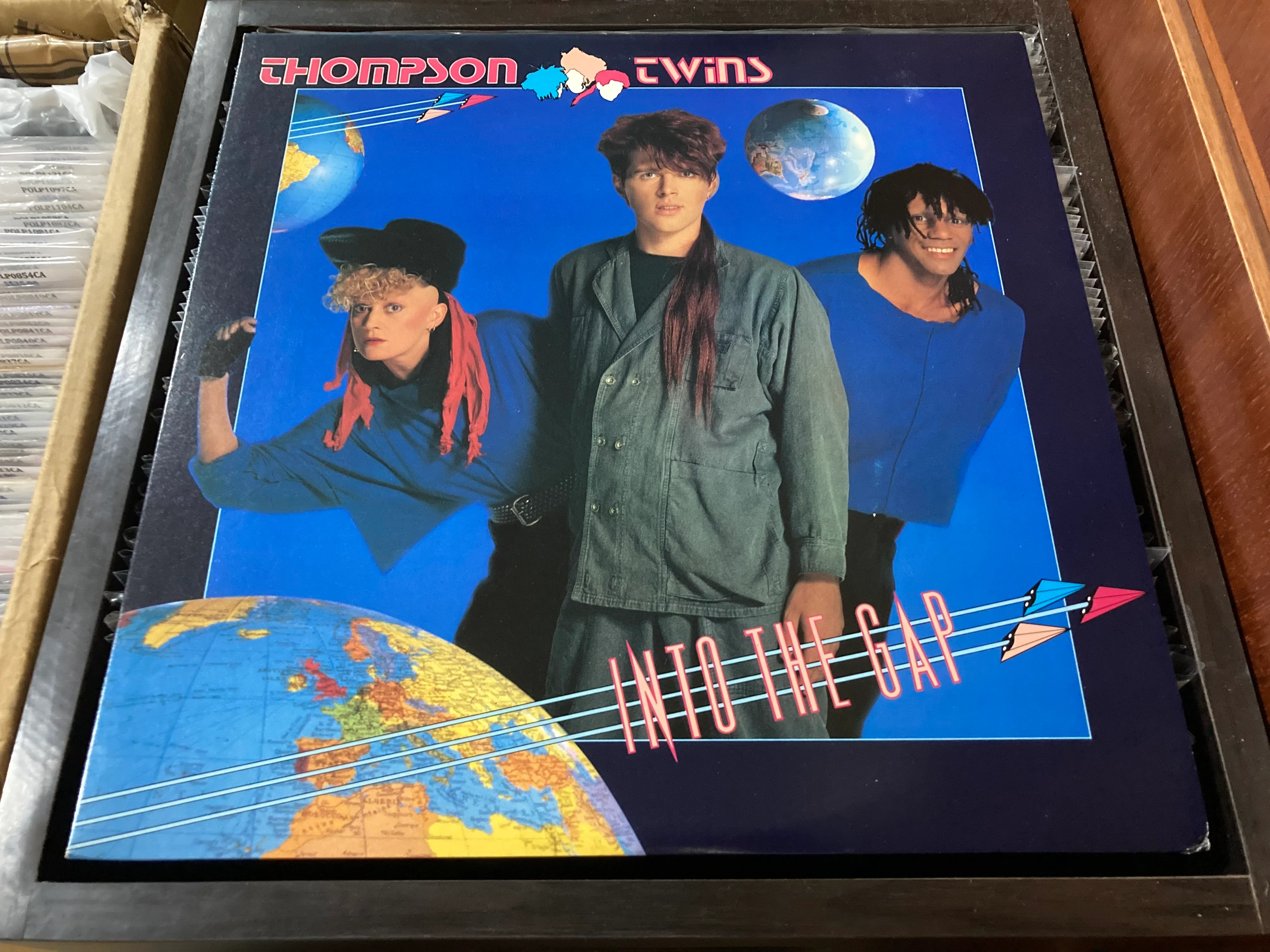 [Pre-owned] Thompson Twins - Into The Gap LP 33⅓rpm (Out Of Print) (Graded:NM/NM)